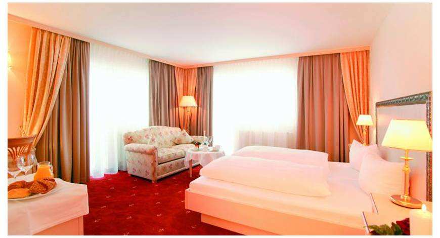 ������8�Ƶ��ڹⲼ��װ