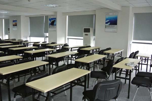 ����ѧУ���Ҿ�������